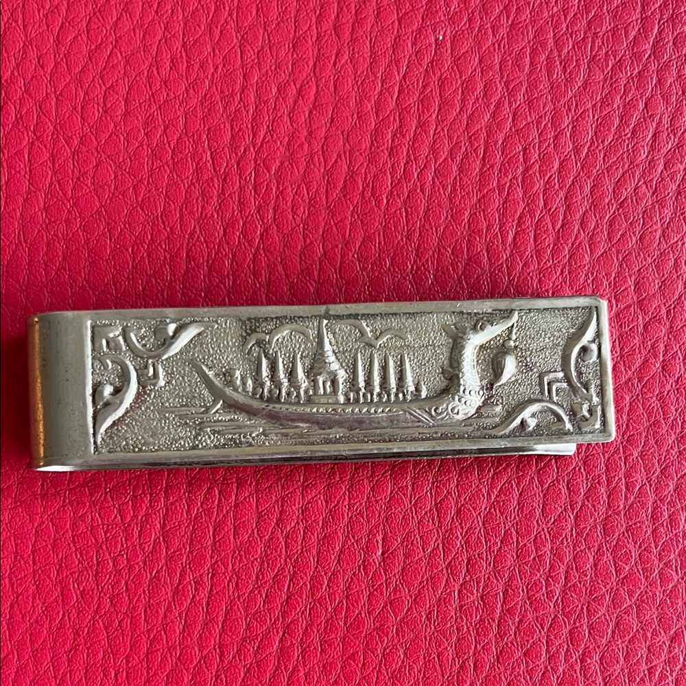 Silver vintage tie clip